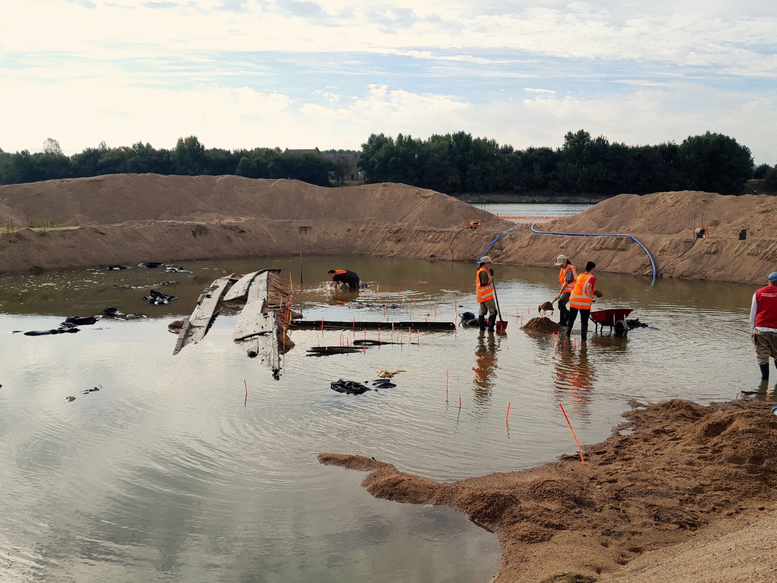 Fouille ile Mouchet 2025 : l’INRAP degage l’epave fouille ile mouchet 2025 : l'inrap degage l'epave